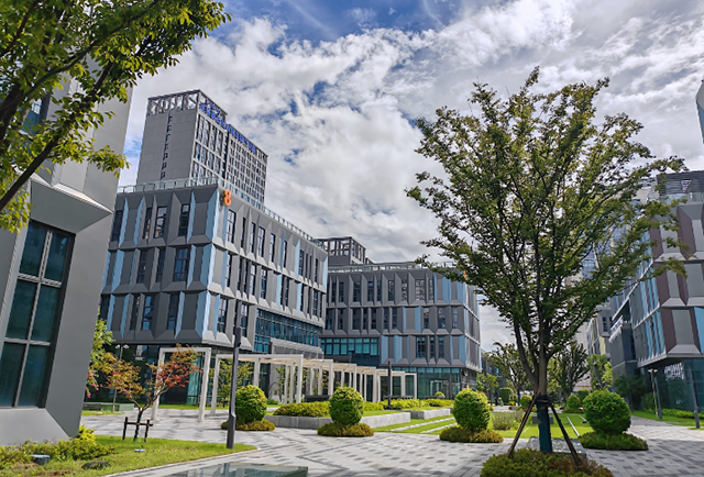 保亭工业地产投资新蓝海——新能源产业园区崛起